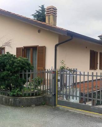 Villa di 255 m² con 5 locali e box auto doppio a S