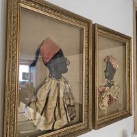 Due quadri  profili orientalisti in cuoio e stoffa