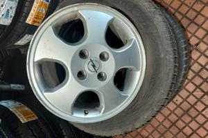 cerchio auto opel corsa diametro 15  4 fuori 