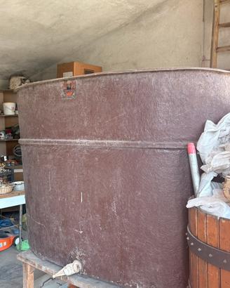 Cisterna per vino vetroresina