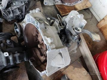 Cambio VOLKSWAGEN TOURAN 1598cc FSI del 2003