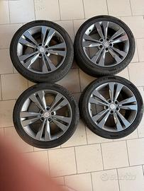 Pneumatici su cerchi 2 x 225/45/18 e 2 x 245/40/18