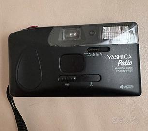 Fotocamera con pellicola Yashica Patio