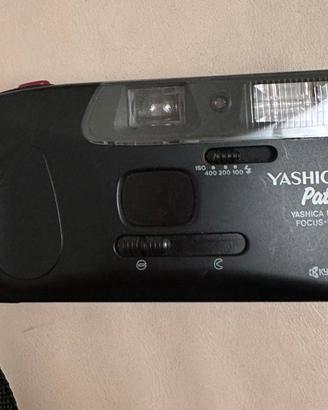 Fotocamera con pellicola Yashica Patio