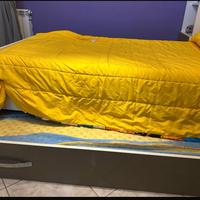 Cameretta con scrivania