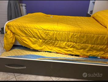 Cameretta con scrivania