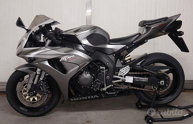 Honda cbr 1000 rr