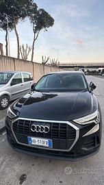 Audi Q3 2.0 tdi s-tronic