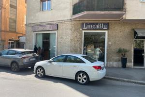 Negozio Locale Viale della Pace Grosseto