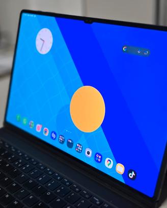 Samsung Galaxy Tab s8 Ultra con tastiera