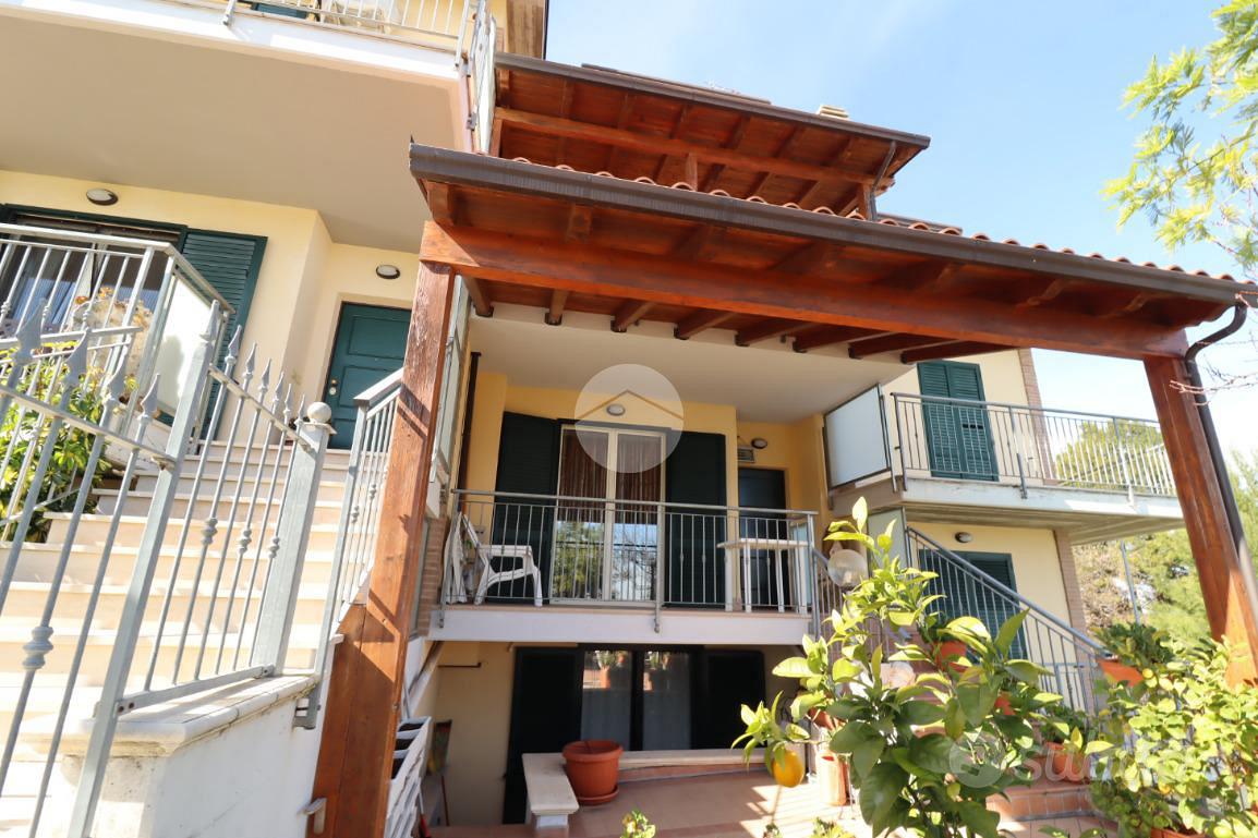 VILLA A SCHIERA A MOSCIANO SANT'ANGELO - View 3