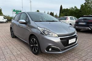 PEUGEOT 208 1.2 BENZ KM 49.066 SI A NEOPATENTATI