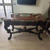Scrivania in mogano antica