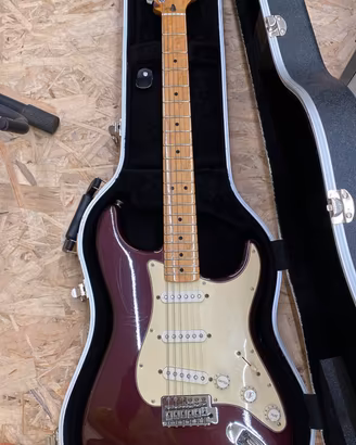 chitarra con custodia