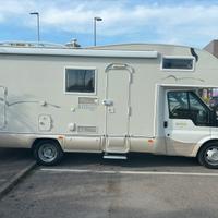 Camper Kentucky Ford 2.4