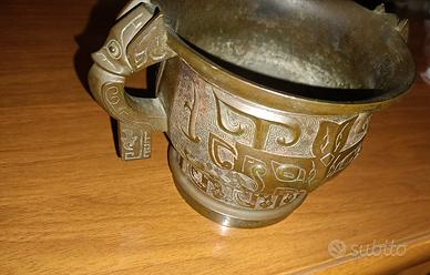 VASO GUI IN BRONZO 