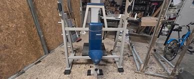 Military Press con bilanciere 