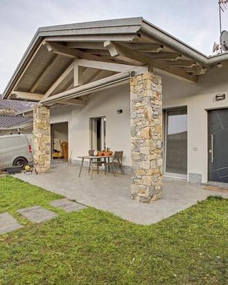 Villa di 143 m² con 5 locali e posto auto a Mesenz