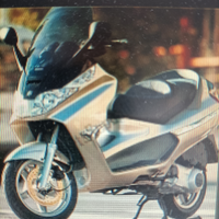 Piaggio X8
