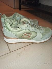 Skechers memory foam best sale verdes