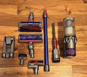 Dyson V11 – Completo di tutti gli accessori