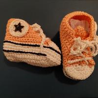 Scarpine bimbo/a all'uncinetto