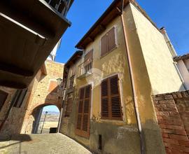 CASA SEMINDIPENDENTE A CASTELL'ALFERO