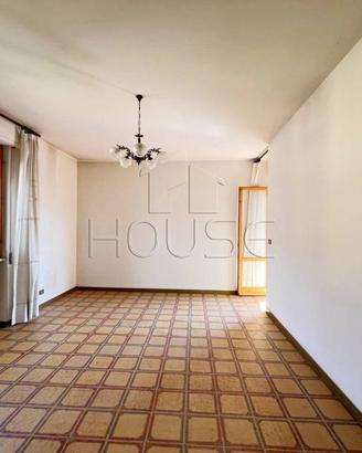 Appartamento di 120 m² con 4 locali e box auto a S
