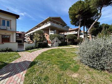 4 LOCALI A PINETO