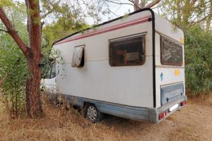 Camper da restaurare o per ricambi – 1.500€