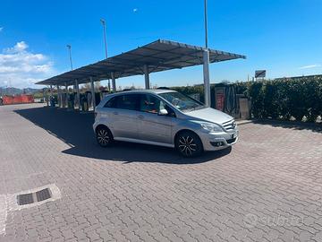 Mercedez Benzina/Metano casa madre