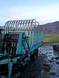 Autocaricante erba-fieno