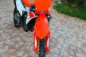 Moto ktm 250