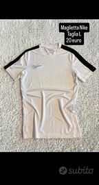 T-shirt Nike Dri-FIT Bianca - Dettagli Neri L