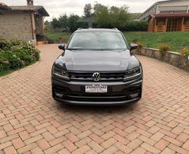 Volkswagen Tiguan 1.6 TDI SCR Sport BlueMotion R-L