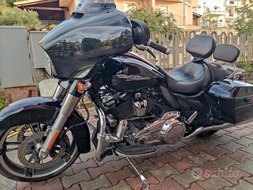 Harley-Davidson Touring Street Glide - 107