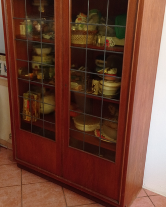Mobile dispensa rovere con vetri gialli piombati