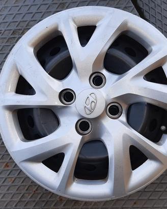 set 4 cerchi in ferro  hyundai i10