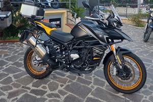 Qj Motor SRT 800 SX TRIS VALIGIE