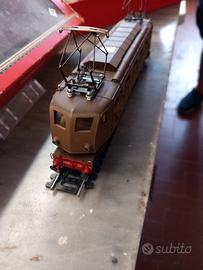 Trenini Motrice Rivarossi H0  E428