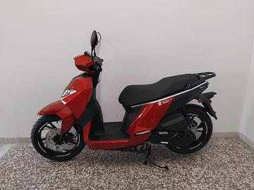 Peugeot Tweet 125 Active Rosso
