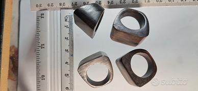 anelli in legno duro
