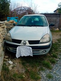 Renault Clio II pezzi di ricambio( 5€)