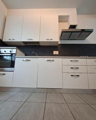 Cucina moderna bianca