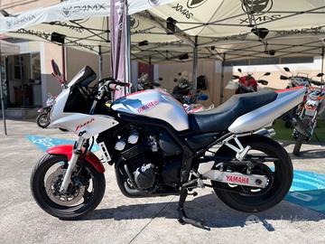 Yamaha FZS 600 Fazer - 2003 Guarda la ns vetrina m