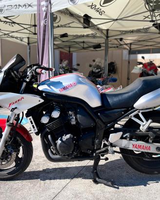 Yamaha FZS 600 Fazer - 2003 Guarda la ns vetrina m
