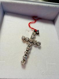 Pendente croce in oro 18 kt e 1,2 ct di diamanti