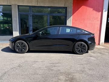 Tesla Model 3 con EAP 09/2025 LFP Standard Range