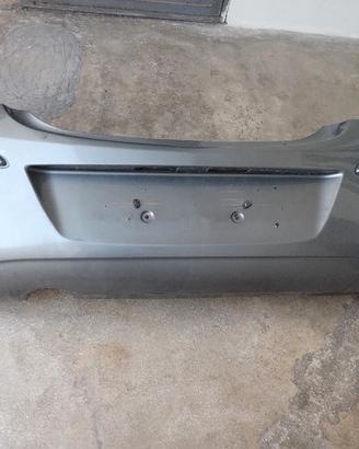 paraurti posteriore Opel Corsa tre porte 