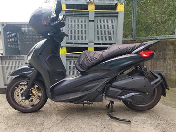 Scooter Piaggio Beverly 300 - 2022